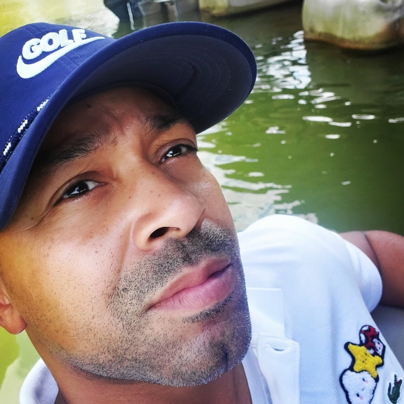 Meet your Posher, Samuel - Picture 1 of 2